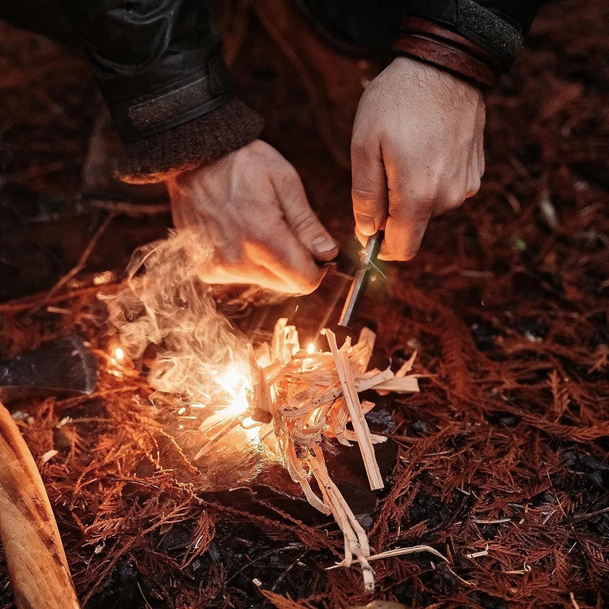Ferro rod and fire starter hiking kit