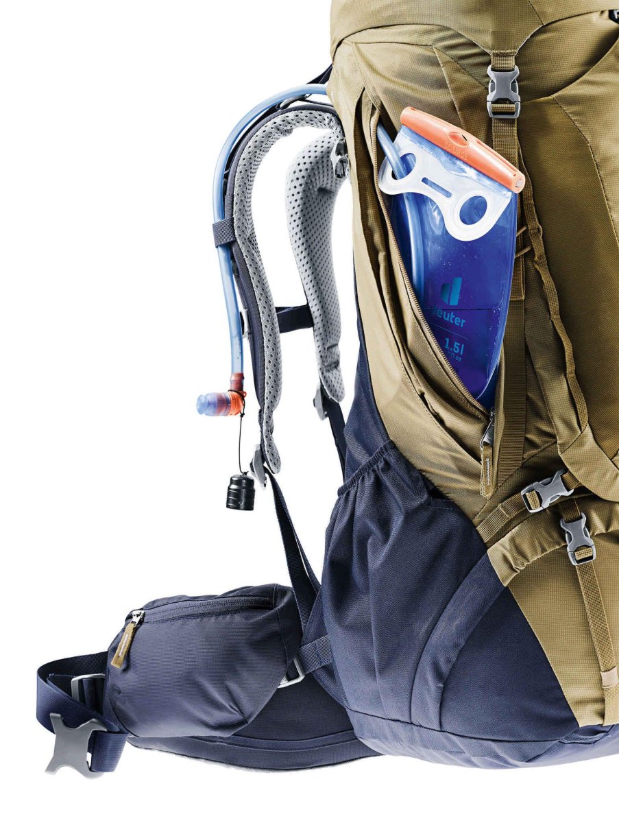 Hydration bladder and food organized in pack